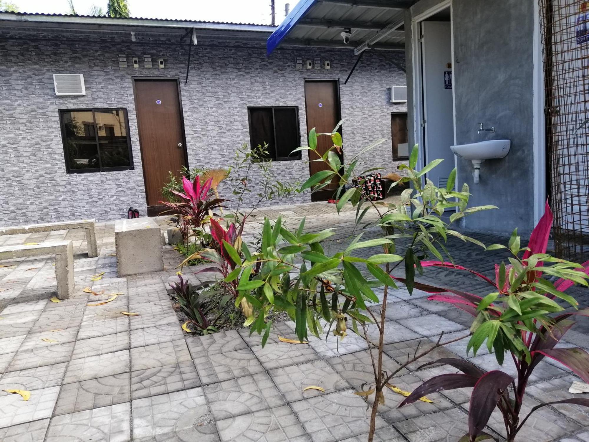 Katrina'S Dorm Hostel Tarlac City Exterior foto